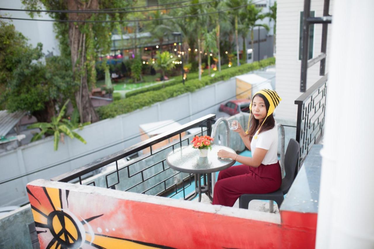 Beehive Phuket Old Town Hostel Exterior foto